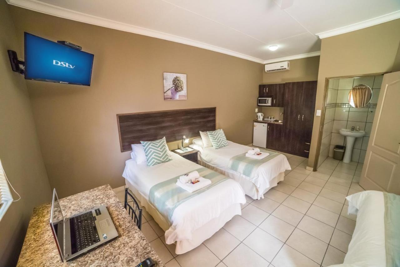 Beryl1 Guest House Klerksdorp Exterior foto